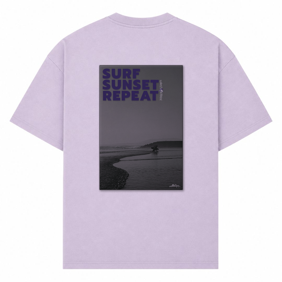 SPIRIT OF THE OCEAN | T-Shirt SURF SUNSET REPEAT - lilac - Rueckseite